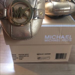 Michael Kors gold metallic flats size 6.5
